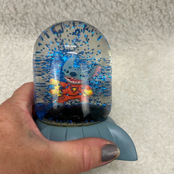 Lilo & Stitch Experiment 626 prison cell snow globe BoxLunch Exclusive 5.5" - Picture 10 of 13